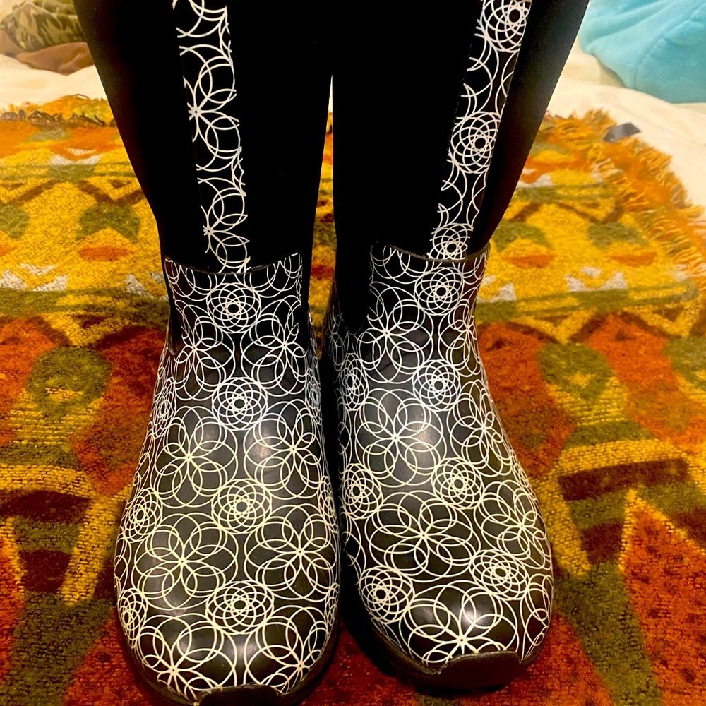 Muck woman size 8 worn only 3 times like brand new